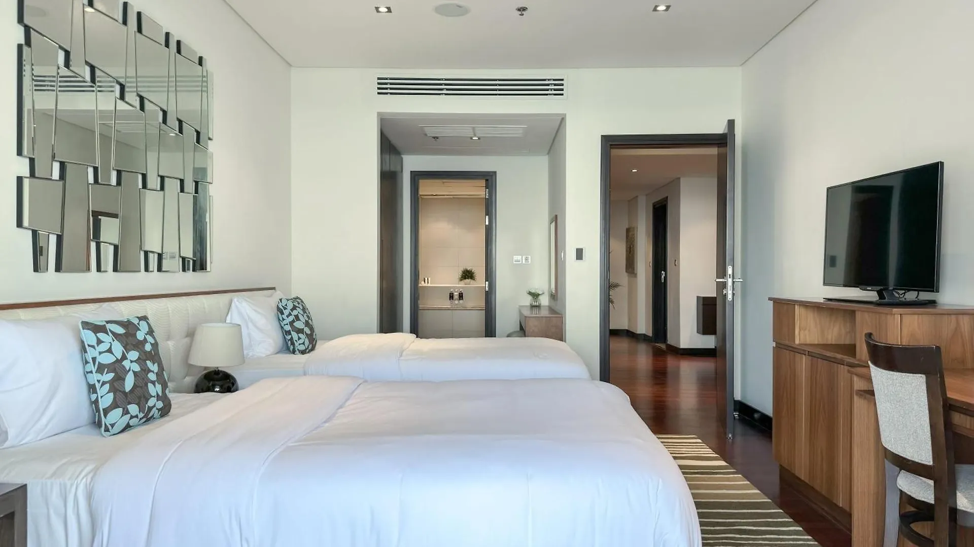 Picture-Perfect 2Br Apartment With Burj View Dubai