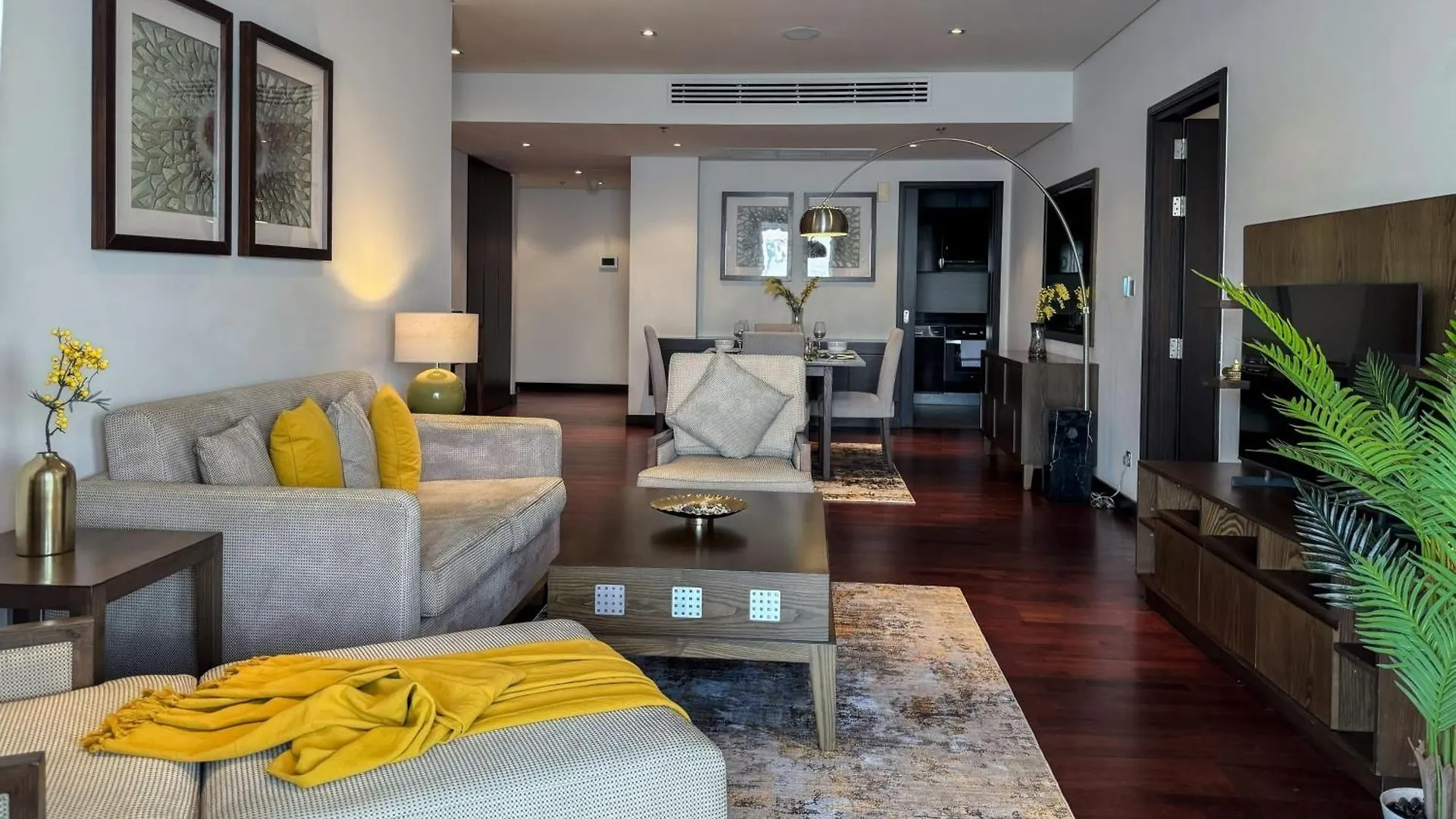 Picture-Perfect 2Br Apartment With Burj View Dubai